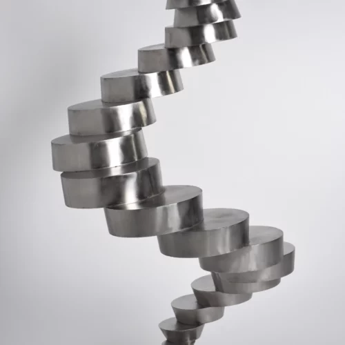 sculpture contemporaine en acier inox poli miroir de felix valdelievre , disponible à la vente sur artmourier